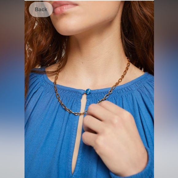 💕3/$25💕 edc by Esprit Key Hole Blouse - Picture 4 of 8